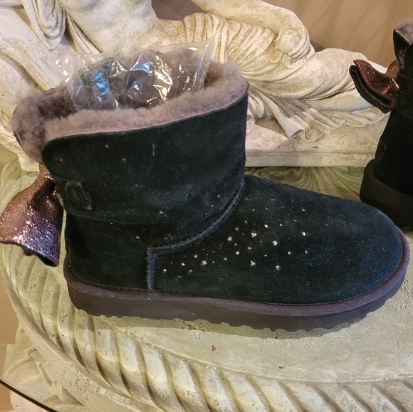 Ugg Classic Mini Stargirl Bow Women's Boots  S/N 1098475 #116 - Picture 8 of 13